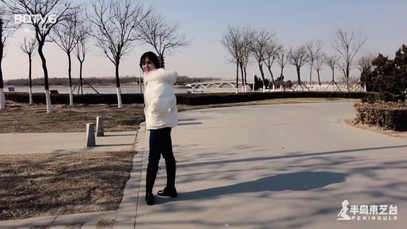 半岛束艺台二视频vk新作之爱cho美的札林娜公园一日游！可以在线看！